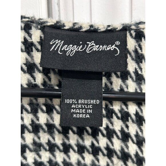 Maggie Barnes Houndstooth Fringed Poncho - Picture 5 of 8